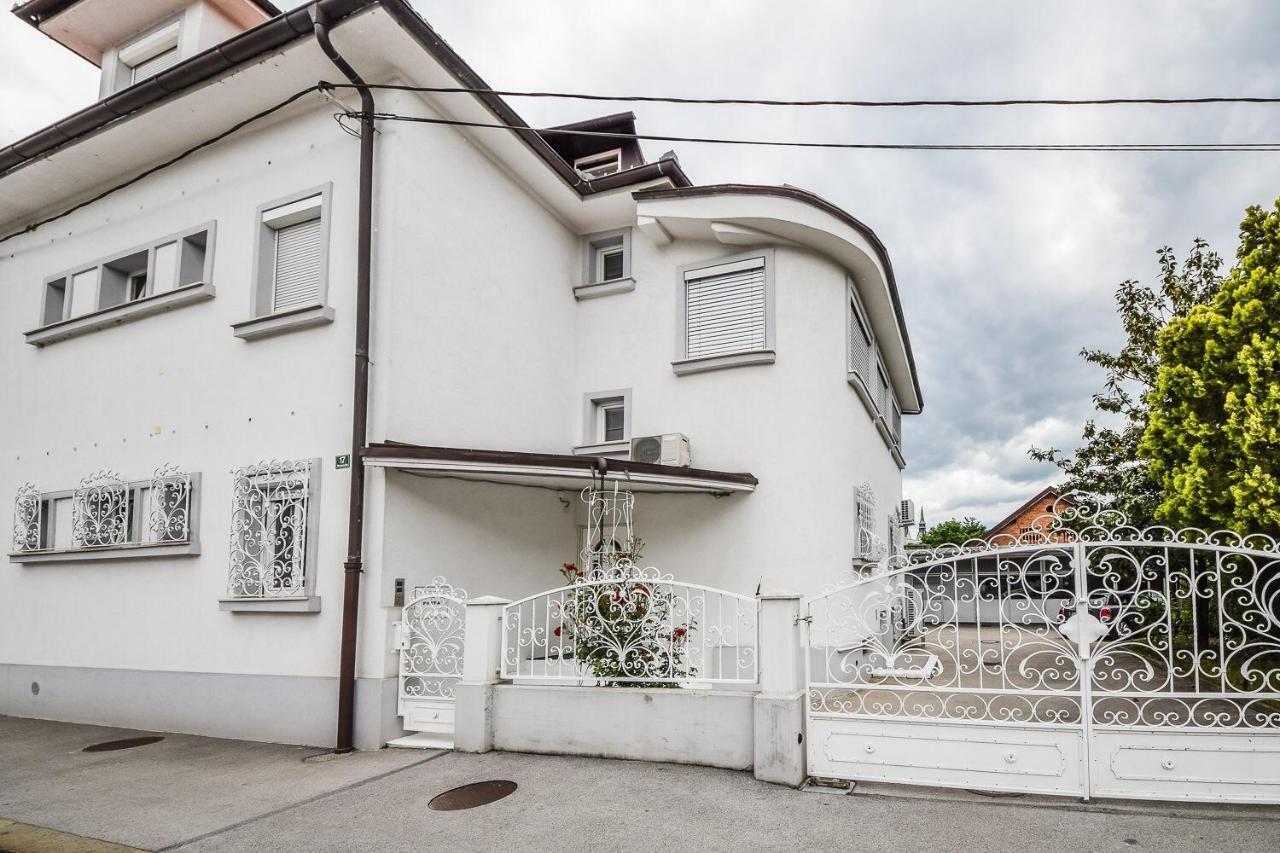 Kavon Apartments リュブリャナ エクステリア 写真